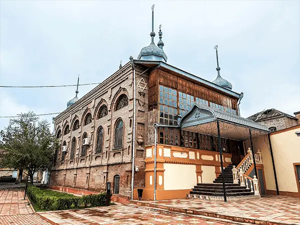 Red Settlement (Qirmizi Qesebe)