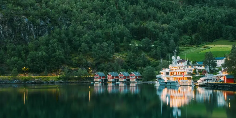 Norwegian Fjords : Arctic Adventure