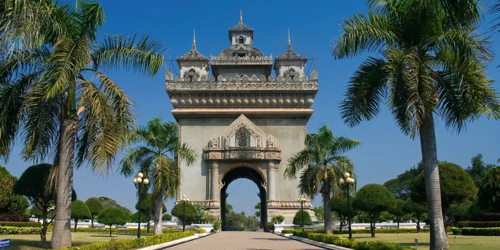 Laos Highlights – Vientiane, Vang Vieng & Luang Prabang
